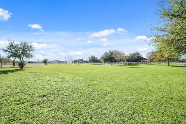 20015 Stone Lake Circle, Tomball, TX 77377