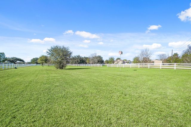 20015 Stone Lake Circle, Tomball, TX 77377