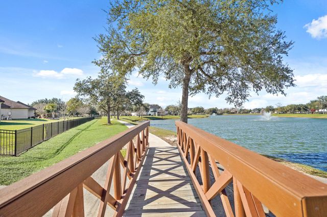 20015 Stone Lake Circle, Tomball, TX 77377