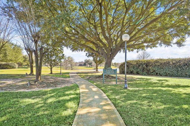 20015 Stone Lake Circle, Tomball, TX 77377