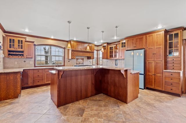 1410 E Wood Road, Rensselaer, IN 47978