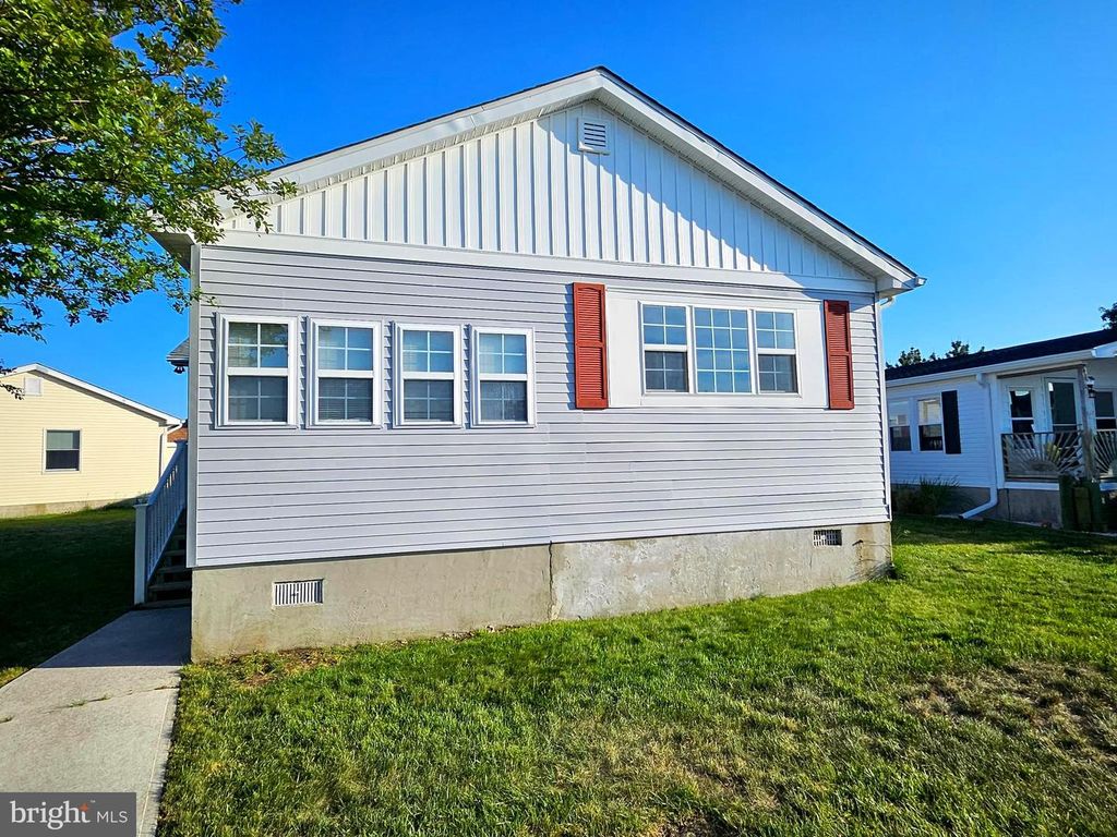Image 1 of property listing at 105 ASSATEAGUE CT, Ocean City, MD 21842