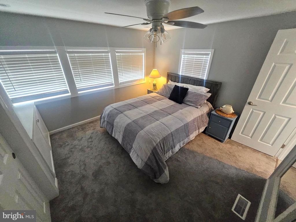 Image 13 of property listing at 105 ASSATEAGUE CT, Ocean City, MD 21842
