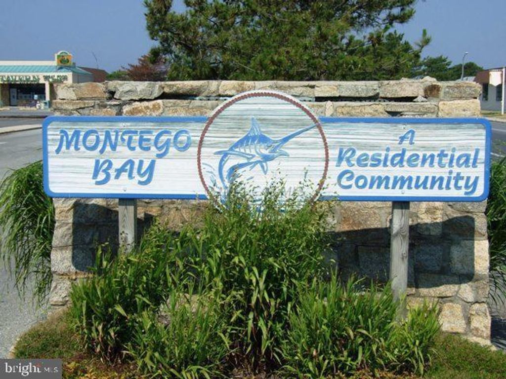 Image 19 of property listing at 105 ASSATEAGUE CT, Ocean City, MD 21842