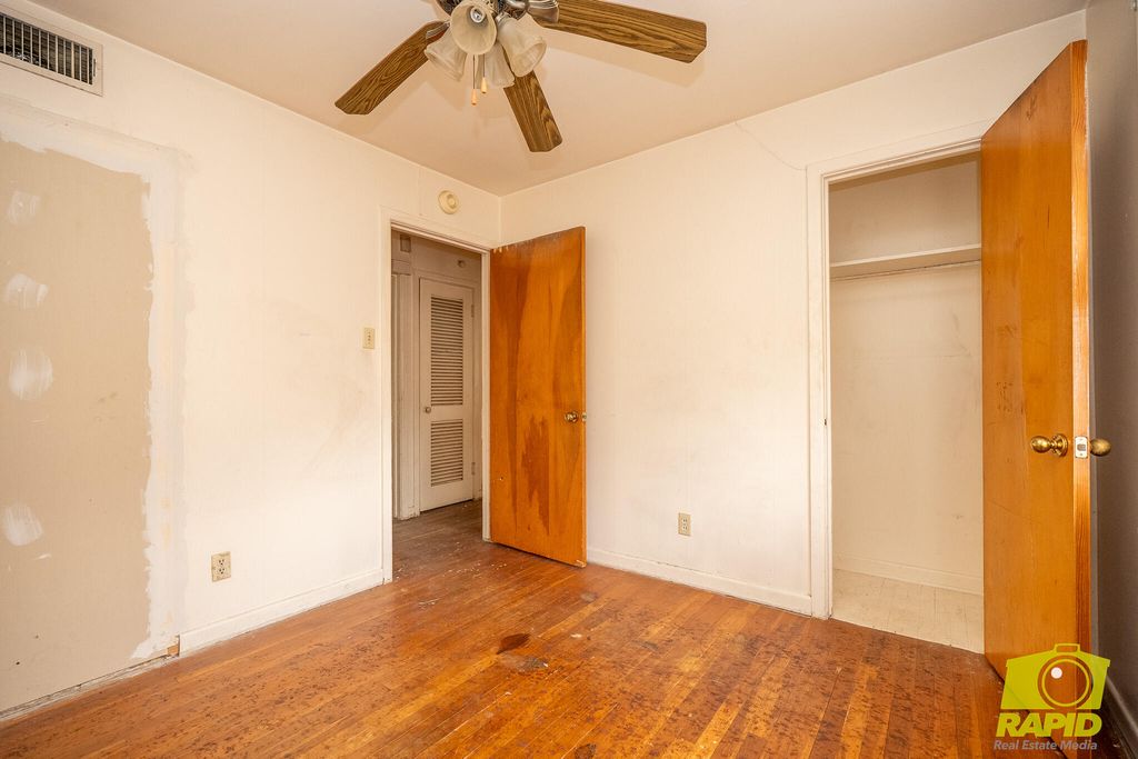 Image 13 of property listing at 215 Windham Street, San Angelo, TX 76903