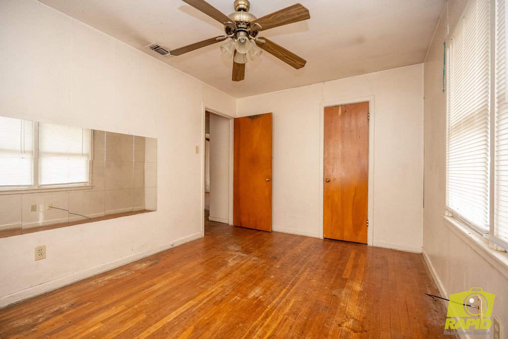 Image 18 of property listing at 215 Windham Street, San Angelo, TX 76903