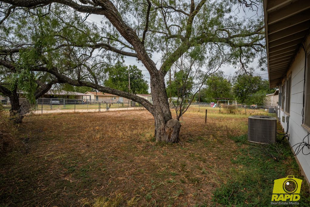 Image 22 of property listing at 215 Windham Street, San Angelo, TX 76903