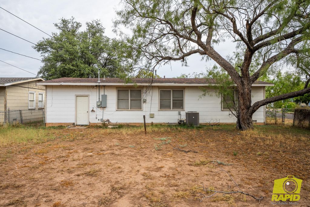Image 23 of property listing at 215 Windham Street, San Angelo, TX 76903