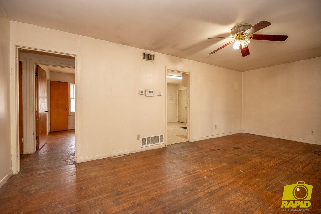 Image 6 of property listing at 215 Windham Street, San Angelo, TX 76903