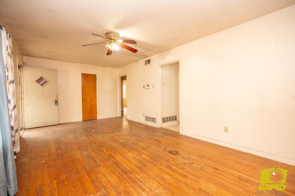 Image 7 of property listing at 215 Windham Street, San Angelo, TX 76903