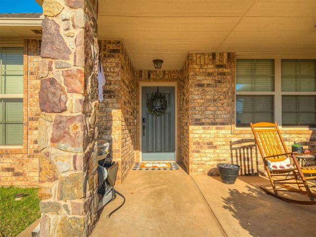 1858 N Main Street, Blanchard, OK 73010