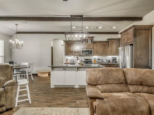1858 N Main Street, Blanchard, OK 73010