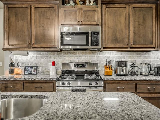 1858 N Main Street, Blanchard, OK 73010