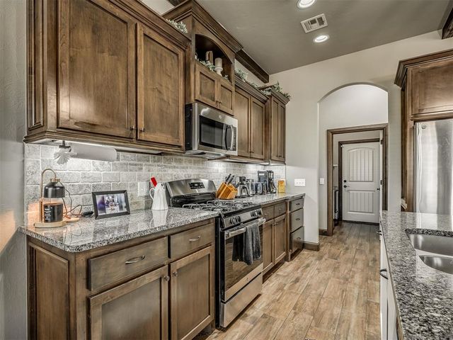 1858 N Main Street, Blanchard, OK 73010