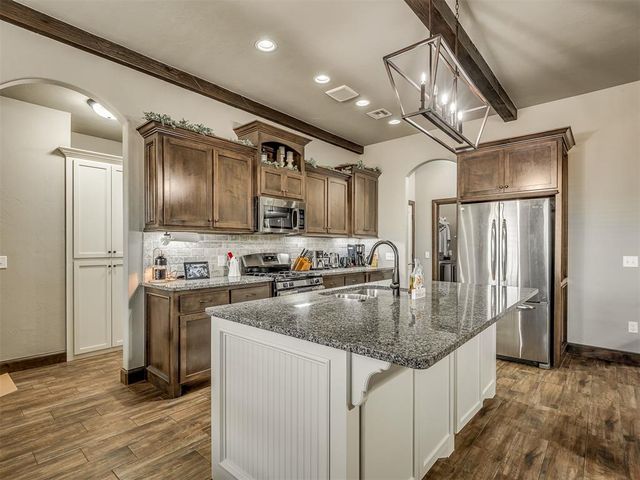 1858 N Main Street, Blanchard, OK 73010