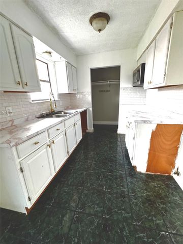 817 Loganwood Drive, Royse City, TX 75189