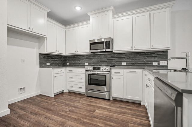 204 Venice Avenue, Flower Mound, TX 75028