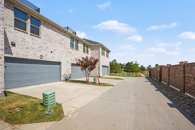 204 Venice Avenue, Flower Mound, TX 75028