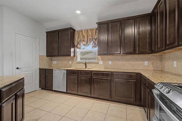 964 Wannan Lane, Conroe, TX 77301