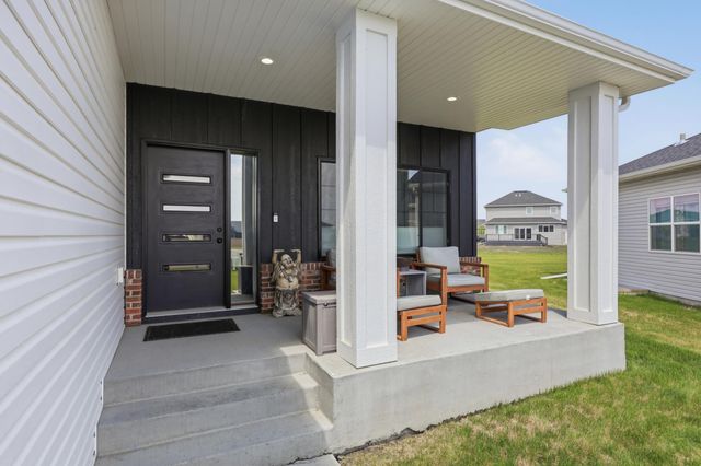 4755 32nd Street S, Fargo, ND 58104