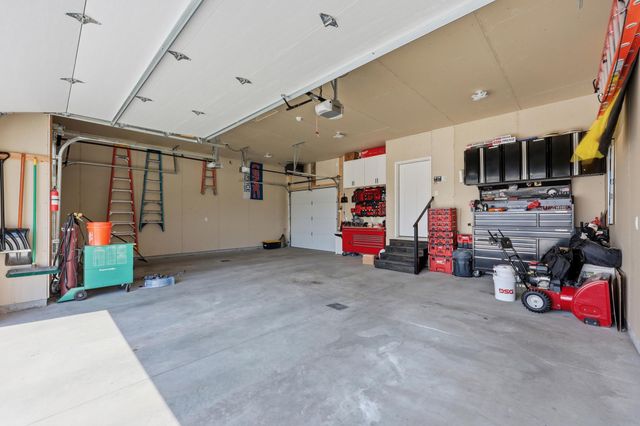 4755 32nd Street S, Fargo, ND 58104