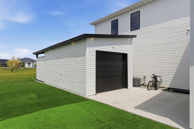 4755 32nd Street S, Fargo, ND 58104