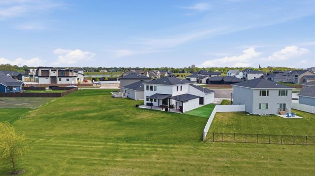 4755 32nd Street S, Fargo, ND 58104