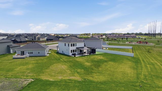 4755 32nd Street S, Fargo, ND 58104