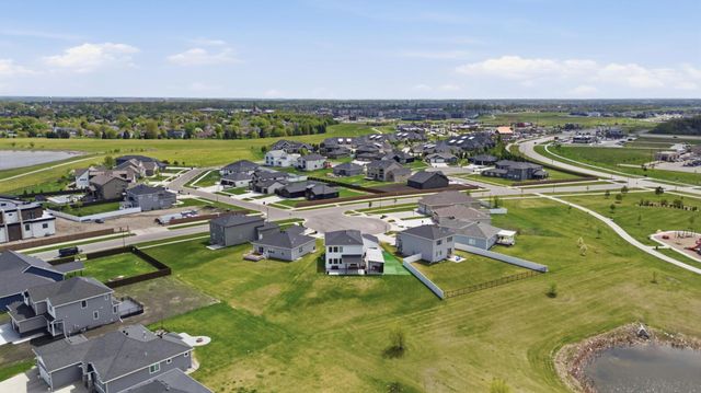4755 32nd Street S, Fargo, ND 58104