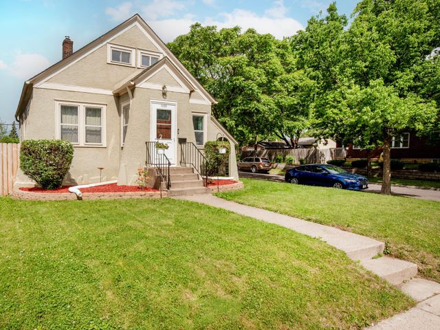 1055 Virginia Street, Saint Paul, MN 55117