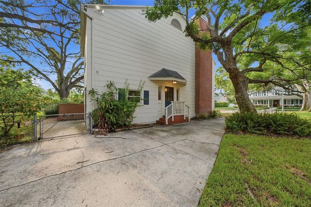 3123 W OAKLYN AVENUE, Tampa, FL 33609