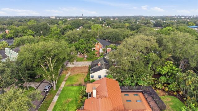 3123 W OAKLYN AVENUE, Tampa, FL 33609