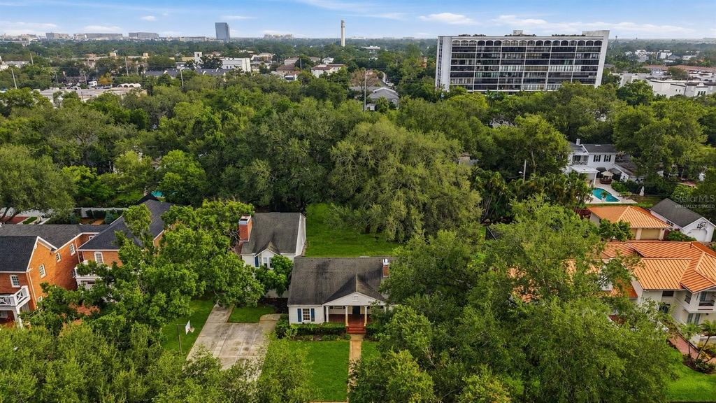 3123 W OAKLYN AVENUE, Tampa, FL 33609
