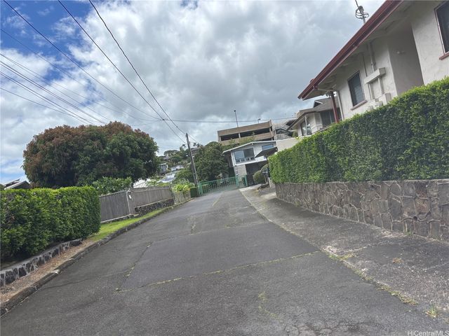 2208 Liliha Street B, Honolulu, HI 96817