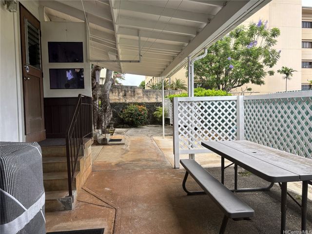 2208 Liliha Street B, Honolulu, HI 96817