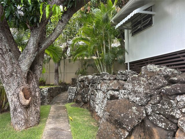 2208 Liliha Street B, Honolulu, HI 96817