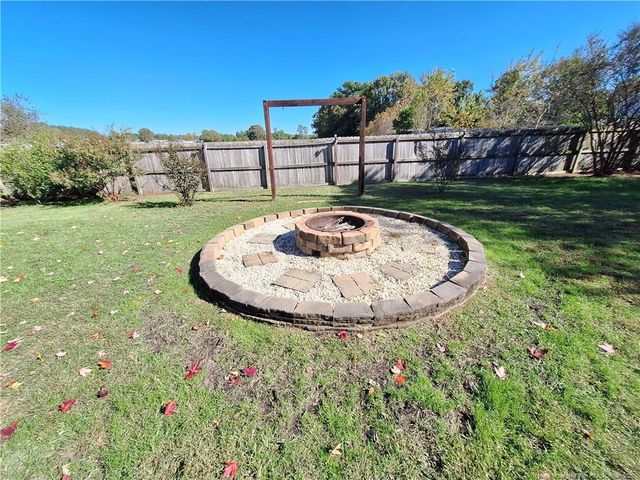 286 Peaceford Avenue, Raeford, NC 28376