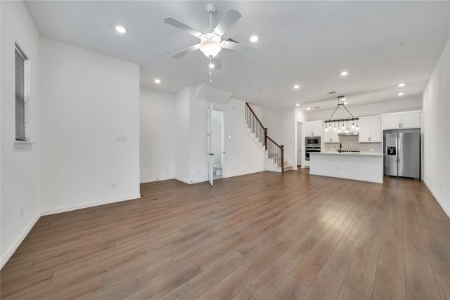 9916 Hennings Street, Irving, TX 75063