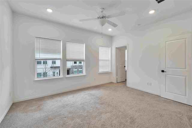 9916 Hennings Street, Irving, TX 75063