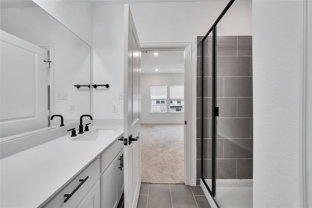 9916 Hennings Street, Irving, TX 75063