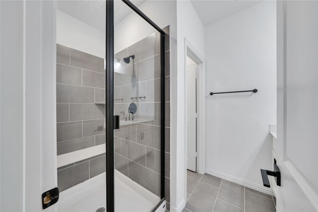 9916 Hennings Street, Irving, TX 75063