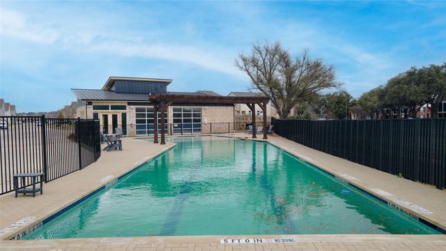 9916 Hennings Street, Irving, TX 75063