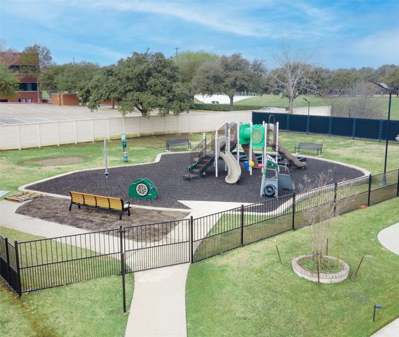 9916 Hennings Street, Irving, TX 75063