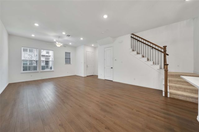 9916 Hennings Street, Irving, TX 75063