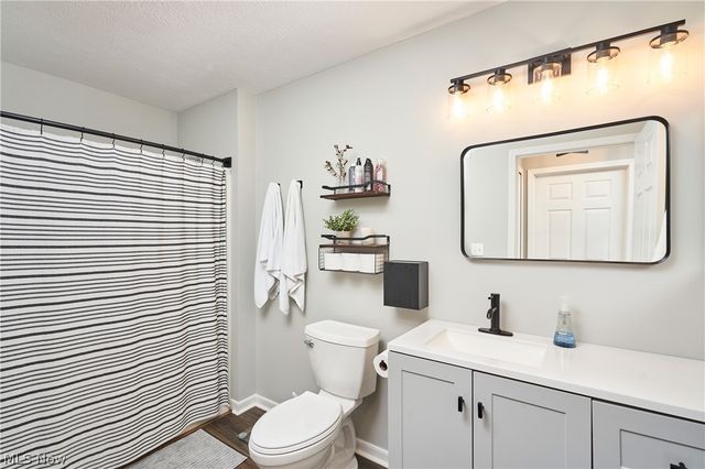 3324 Lenox Village Drive 121, Fairlawn, OH 44333