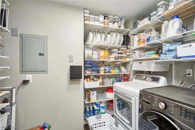 3324 Lenox Village Drive 121, Fairlawn, OH 44333
