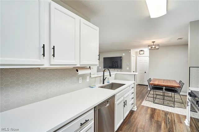 3324 Lenox Village Drive 121, Fairlawn, OH 44333