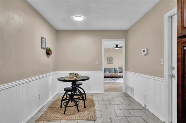 405 W Hillcrest Drive, Mustang, OK 73064