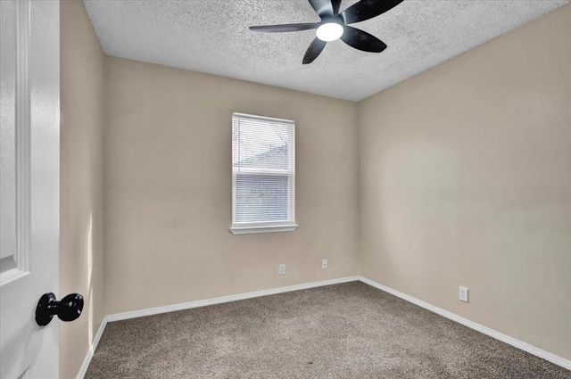 405 W Hillcrest Drive, Mustang, OK 73064