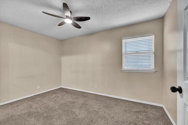 405 W Hillcrest Drive, Mustang, OK 73064